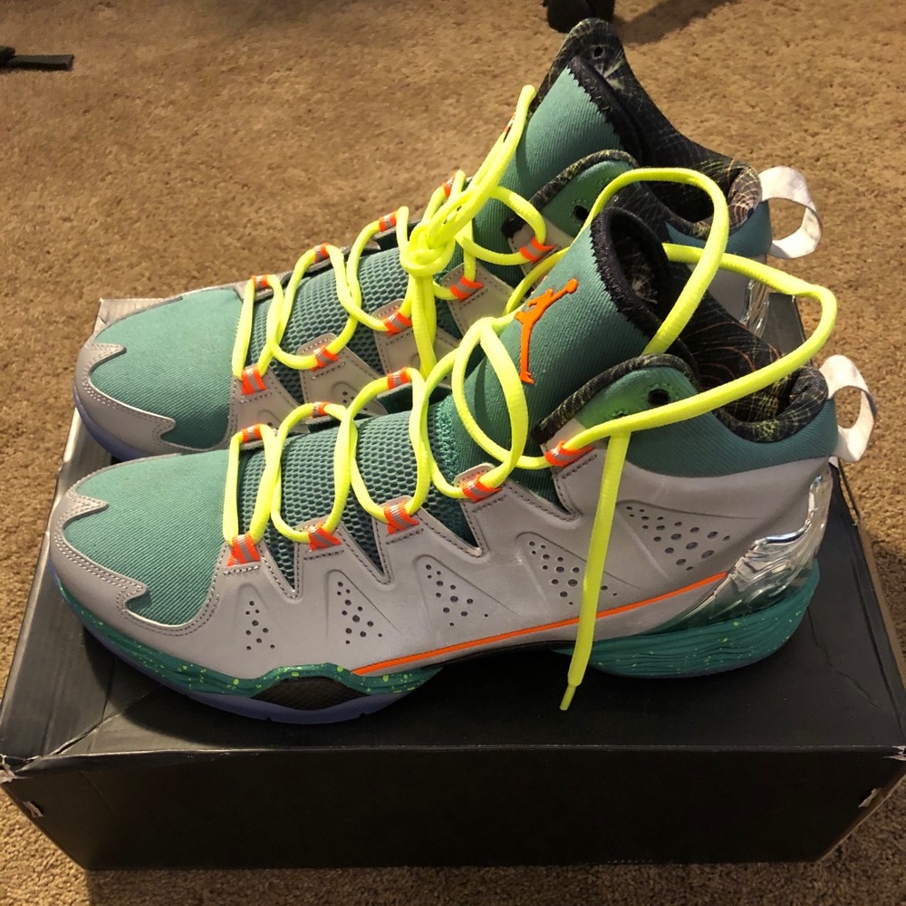 Jordan Melo M10 Christmas Edition